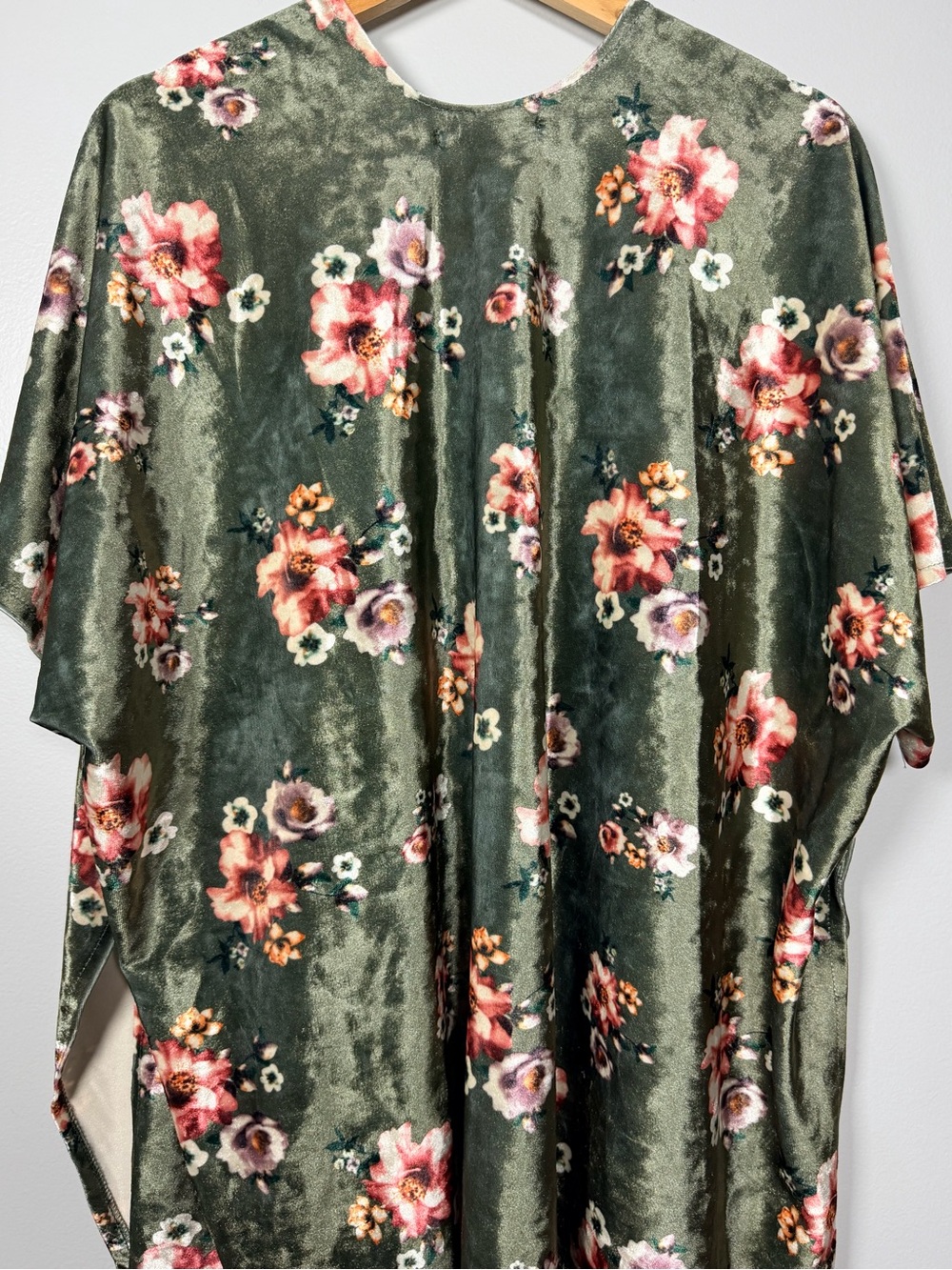 Do Everything in Love Velvet Floral Kimono Olive Whimsigoth Boho One Size - Picture 11 of 14